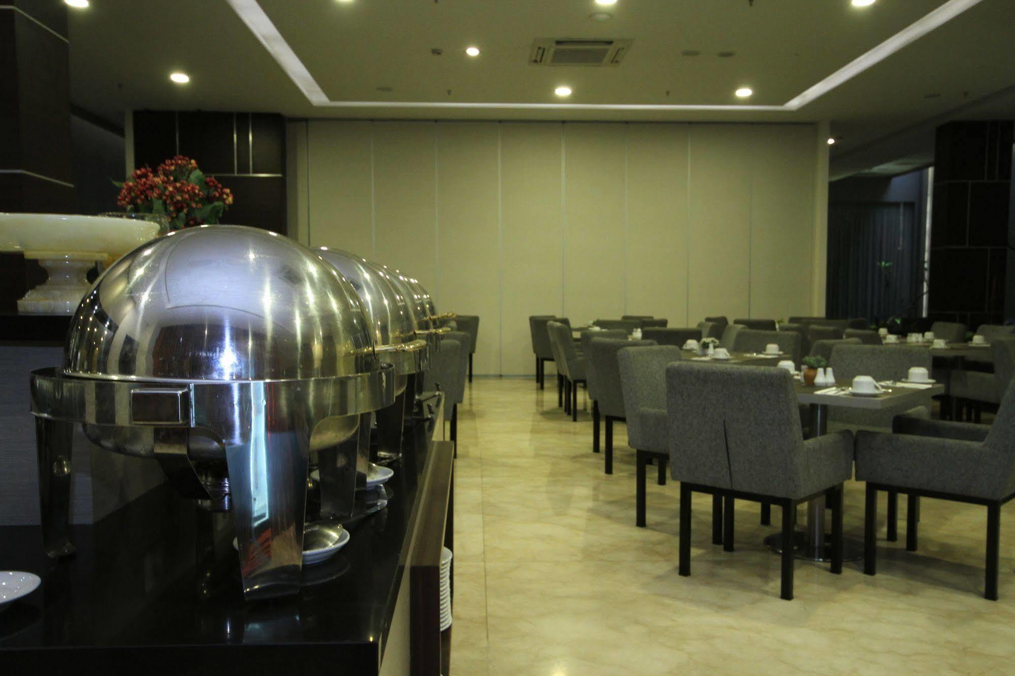 Atlantic City Hotel Bandung Extérieur photo