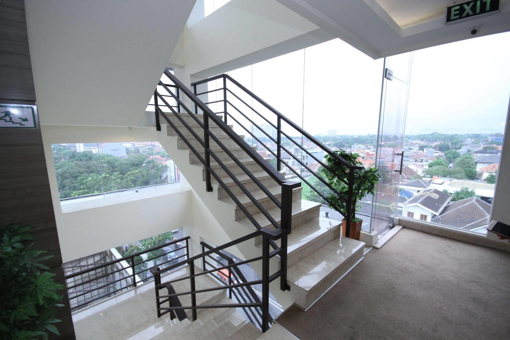 Atlantic City Hotel Bandung Extérieur photo